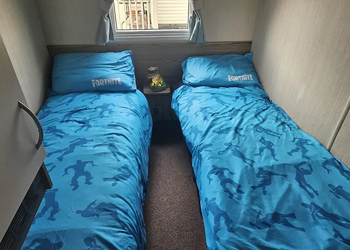 Lovely 3 Bed Caravan Near To Beach 5 Star Reviews