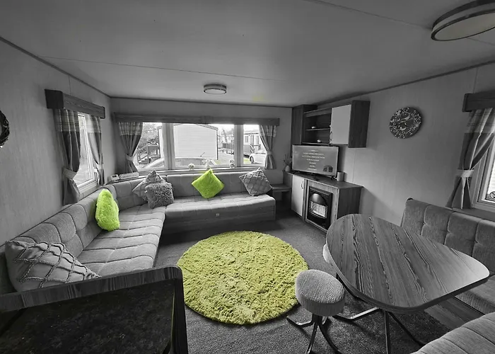 Lovely 3 Bed Caravan Near To Beach 5 Star Reviews
