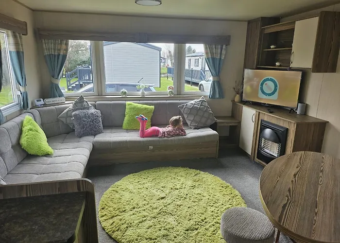 Lovely 3 Bed Caravan Near To Beach 5 Star Reviews