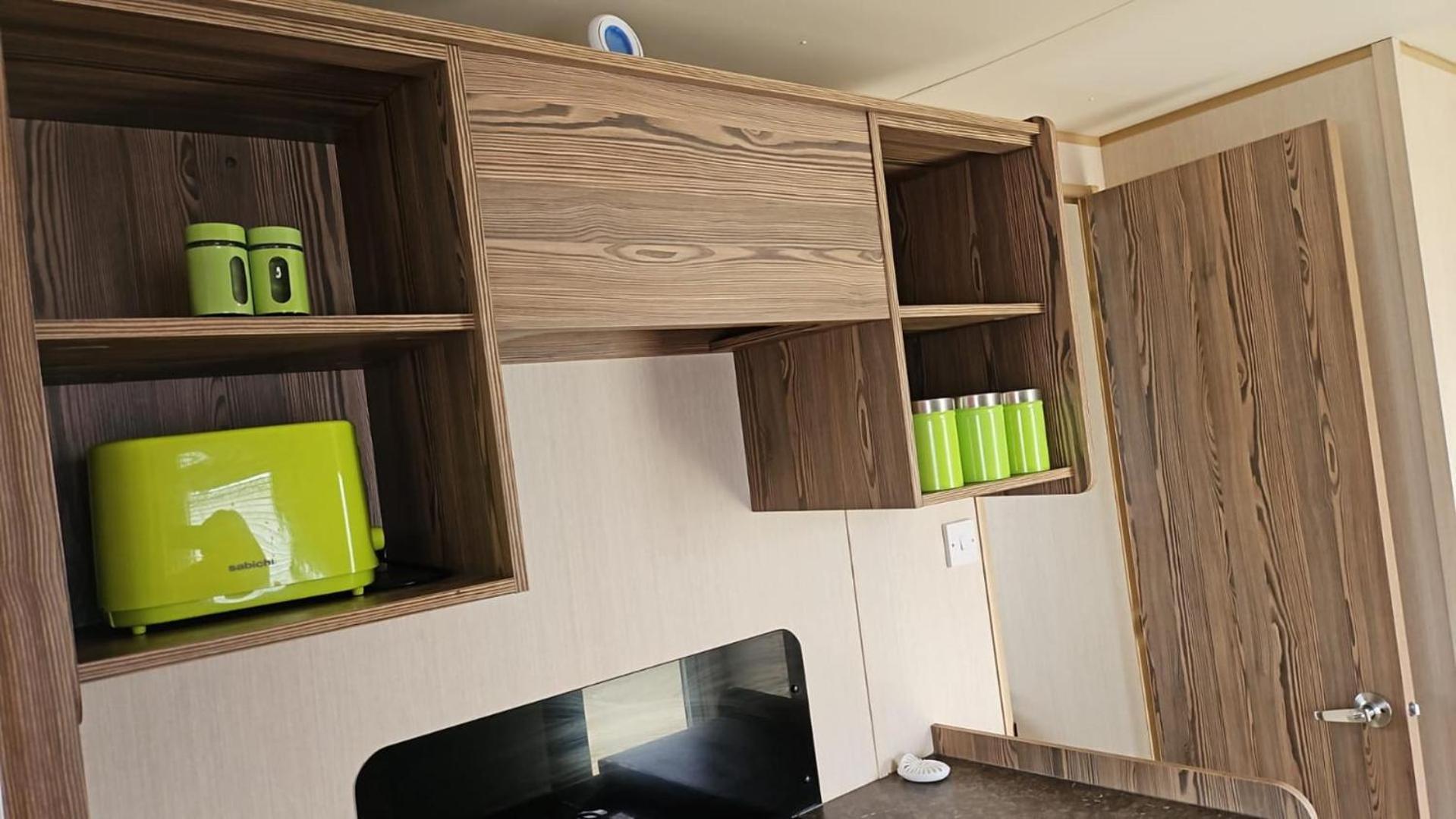 Lovely 3 Bed Caravan Near To 5 Star Reviews Holiday home Cleethorpes