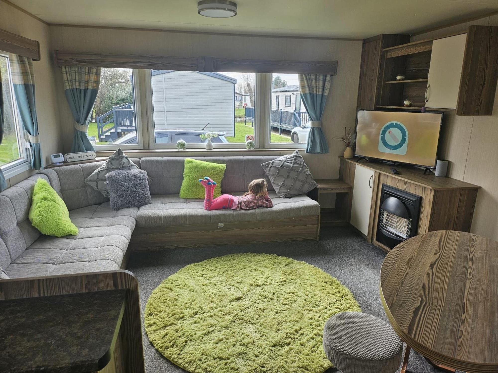 Holiday home Lovely 3 Bed Caravan Near To 5 Star Reviews *
